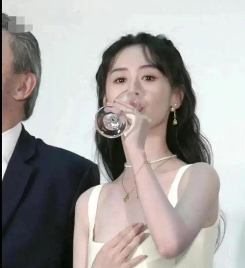 娱乐圈爆料新情侣有哪些,甜蜜恋情曝光,明星圈再掀浪漫风潮 第2张 娱乐圈爆料新情侣有哪些,甜蜜恋情曝光,明星圈再掀浪漫风潮 第2张